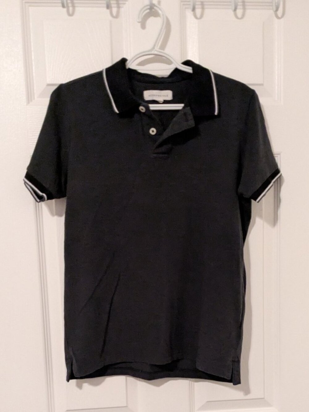 Aeropostale short sleeve polo shirt with tipping size medium
